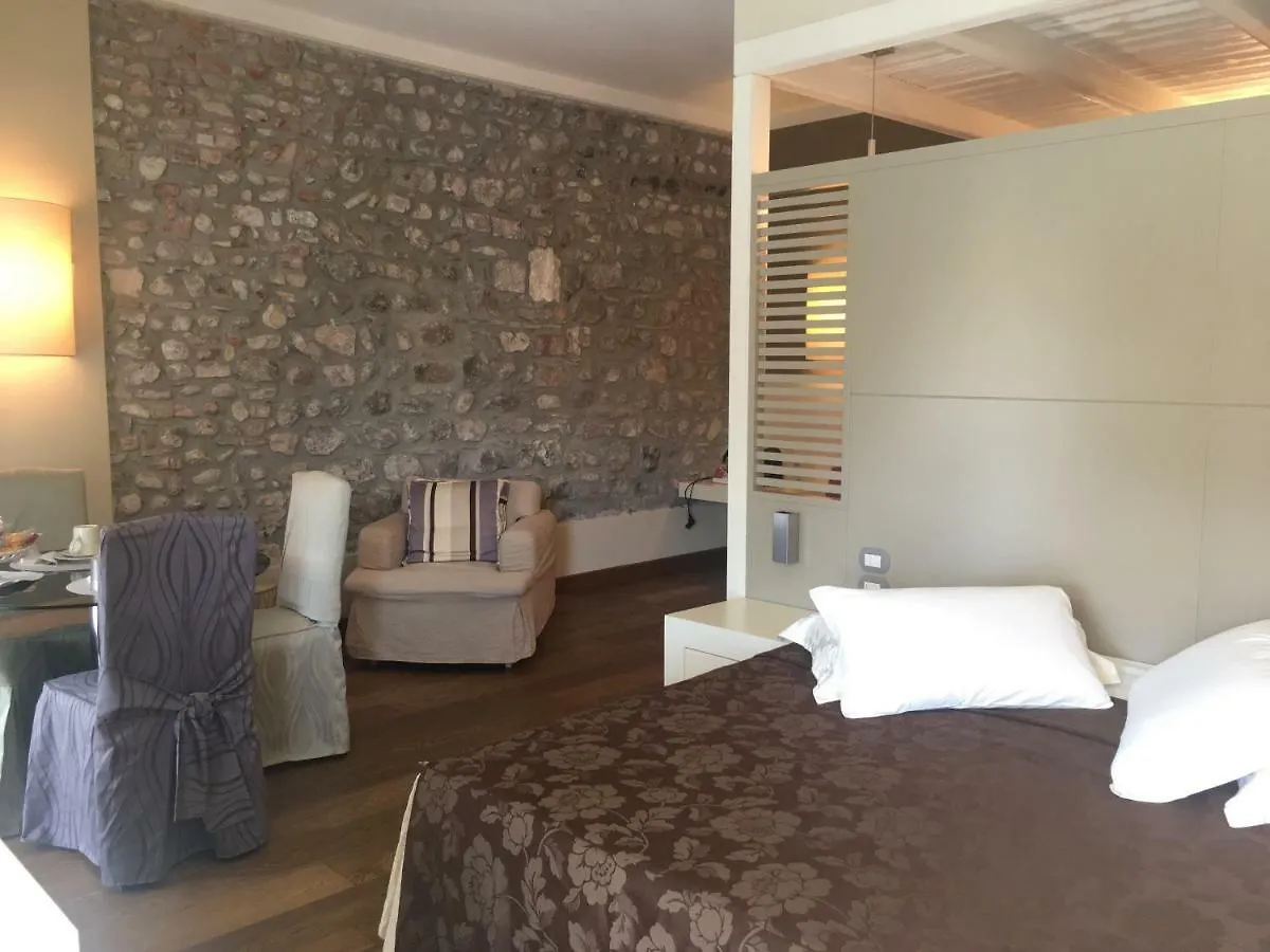 Oreste Suite Lazise Itália